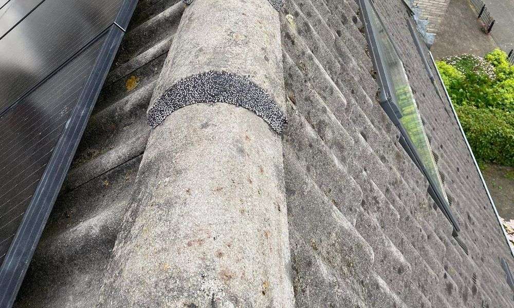Vervangen van nokvorsten Leiderdorp Nokvorsten zijn opnieuw vastgezet